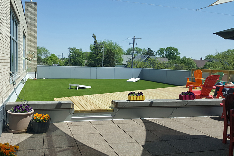 image of the rooftop deck at 1000 University